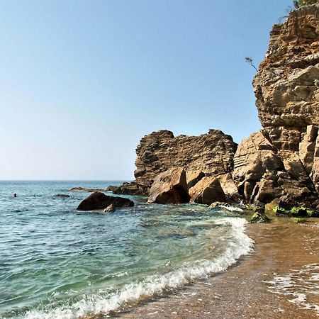 T2 Calme Proche Plage Bonporteau Avec Clim Et Parking Cavalaire-sur-Mer Ngoại thất bức ảnh