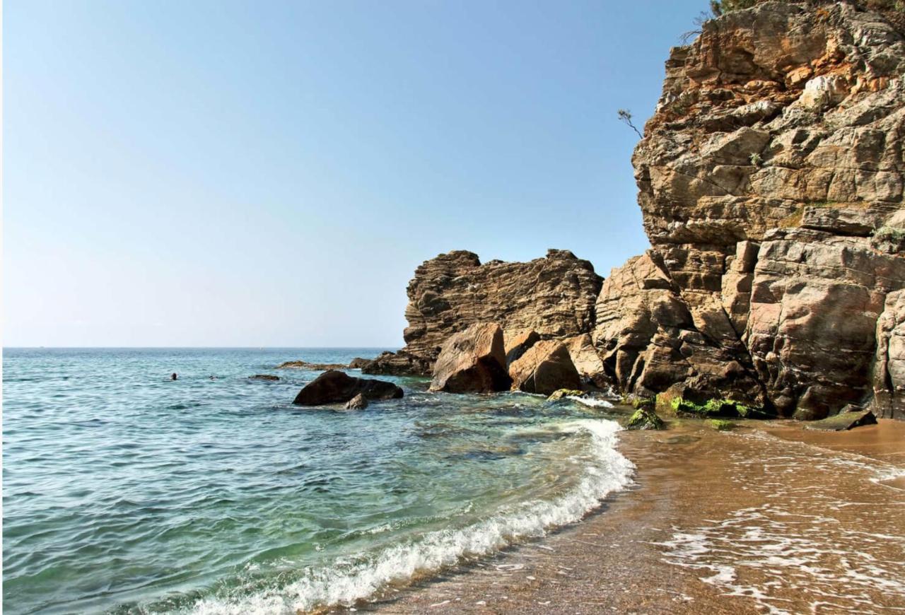 T2 Calme Proche Plage Bonporteau Avec Clim Et Parking Cavalaire-sur-Mer Ngoại thất bức ảnh